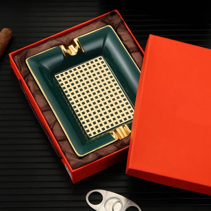 Cigar Engravable With Ashtray Vintage Style